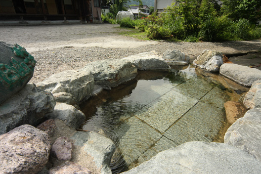 四季を感じる足湯